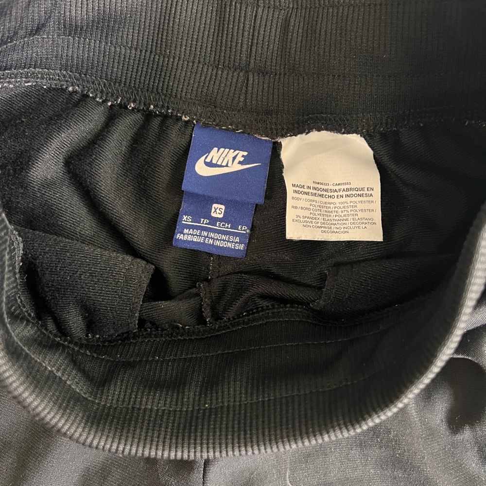 XS women’s black and white Nike joggers